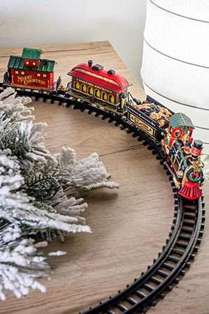 Железная дорога 'Рождественский экспресс' (набор из 16 элементов, динамика, звук), 9x113x66 см, батарейки, LEMAX