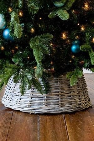 Плетёная корзина ЛУКОШКО для декорирования основания елки, белёное дерево, 60х26 см, Koopman International