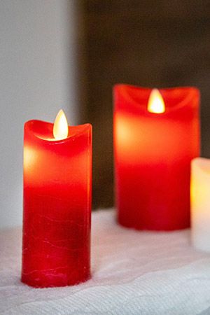 Восковая свеча ТАНЦУЮЩЕЕ ПЛАМЯ, красная, тёплый белый LED-огонь колышущийся, 5х11 см, таймер, Koopman International