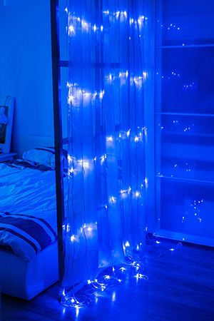 Световой занавес ВОДОПАД, эффект 'стекания', 300 синих LED-огней, 1.5 х2,2 м, контроллер, прозрачный провод PVC, SNOWHOUSE