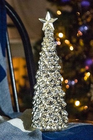 Светящаяся новогодняя фигурка ёлка АЛЬЦЕОНА, серебряная, 10 микро LED-огней, пластик, 25.5 см, батарейки, Peha Magic