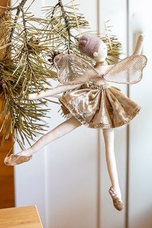 Кукла на ёлку ФЕЯ БАРХАТНОГО ТАНЦА (Enl’air), текстиль, бежевая золотистая, 24 см, Due Esse Christmas