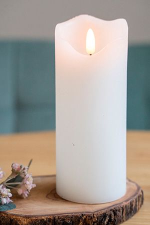 Светодиодная восковая свеча ЖИВАЯ ДУША, белая, тёплый белый LED-огонь, 'натуральный фитилёк' 3D, 7х17 см, таймер, батарейки, Kaemingk (Lumineo)