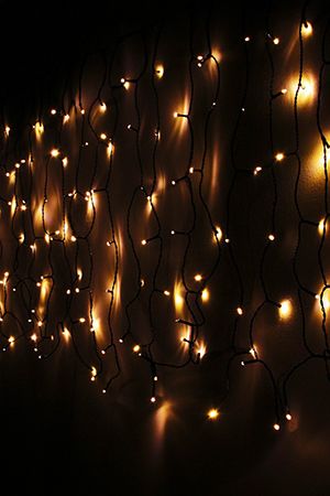 Световой занавес MAGIC FLASH, 189 тёплых белых LED-огней 100% мерцающих, 2х0.7+5 м, чёрный провод, уличный, Koopman International