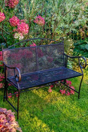 Кованая садовая скамейка БОРДЬЕ, тёмно-коричневая, 105х50х93 см, Boltze