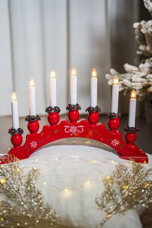 Декоративный рождественский светильник-горка SANNA, деревянный, красный с орнаментом, 7 тёплых белых ламп, 42х27 см, STAR trading