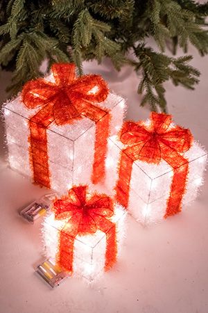 Светящиеся подарочные коробки ТРУА КАДО с алыми бантами, тёплые белые LED-огни, 20-30 см, таймер, батарейки, Kaemingk (Lumineo)