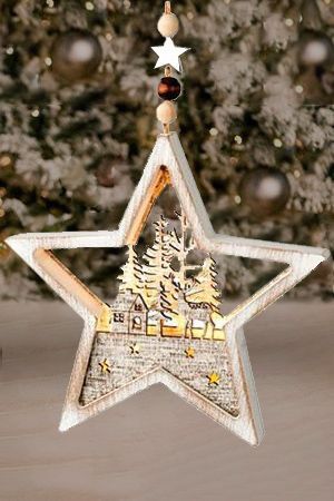 Светящееся новогоднее украшение ЗВЕЗДА С ПЕЙЗАЖЕМ (олень у домика), дерево, 2 тёплых белых LED-огня, 14 см, батарейки, Kaemingk (Lumineo)