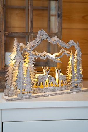 Декоративный новогодний светильник ОЛЕНИ НА ПОЛЯНКЕ, дерево, 12 тёплых белых LED-огней, 36х25 см, таймер, батарейки, Kaemingk (Lumineo)