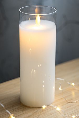 Восковая светодиодная свеча в стакане ЛИЛЬЯ, белая, тёплый белый LED-огонь, колышущийся язычок, 7.5х20 см, батарейки, Peha Magic